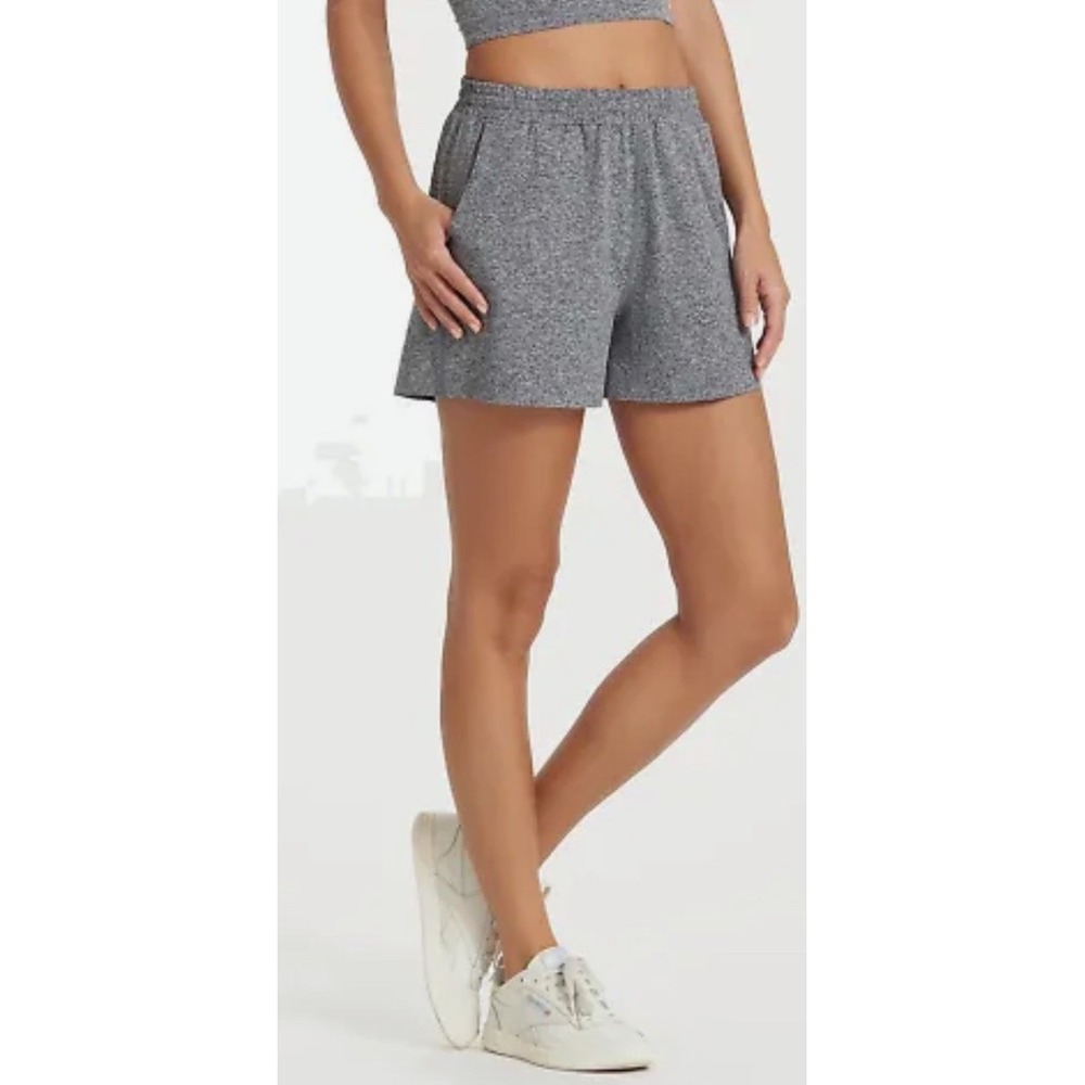 Vuori Size Large Boyfriend Mid Rise Shorts Heather Gray Dreamknit Relaxed VW3007